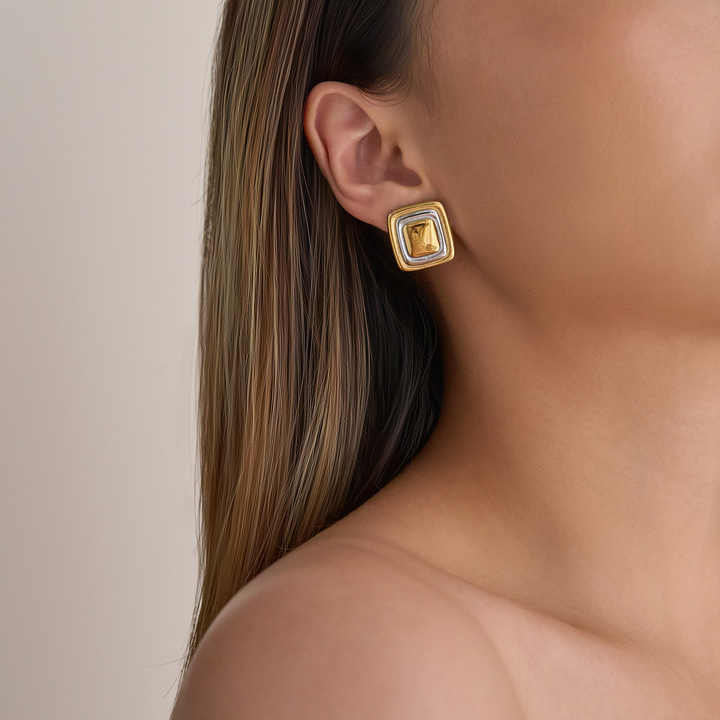 Noa Square Gold Earrings
