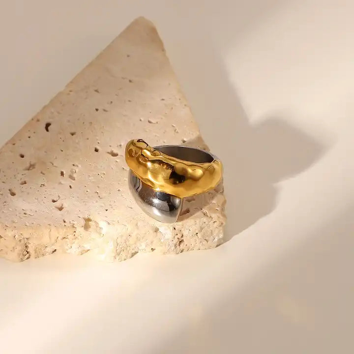 Layla Crossed Finger Ring - Alais Branche